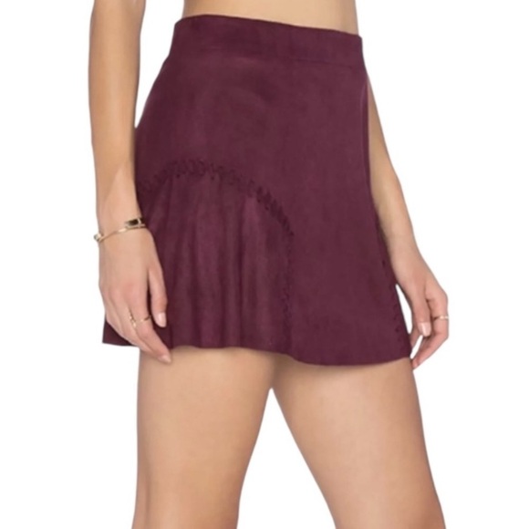Anthropologie BISHOP + YOUNG Faux Suede Mini Skirt Size Large Burgundy - Picture 1 of 6